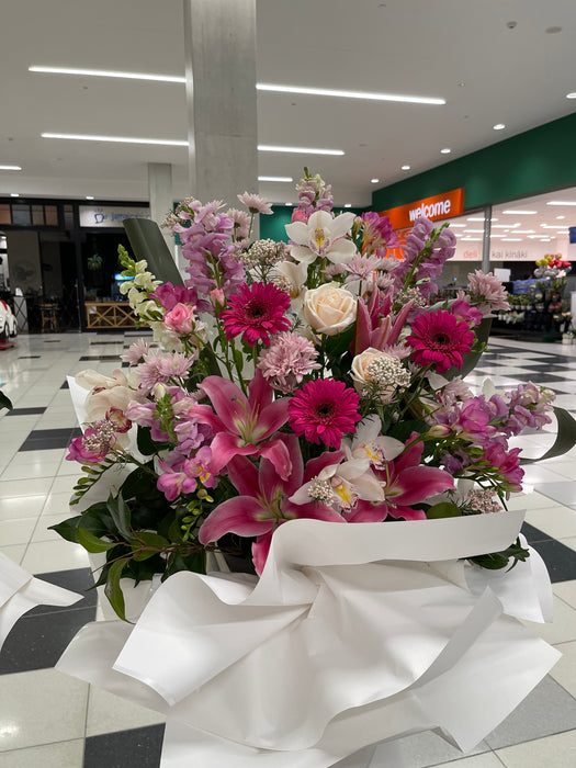 Sympathy flowers basket stand