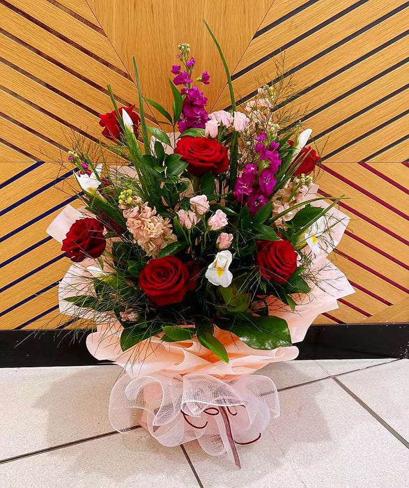 Grand opening arrangement in voxbox