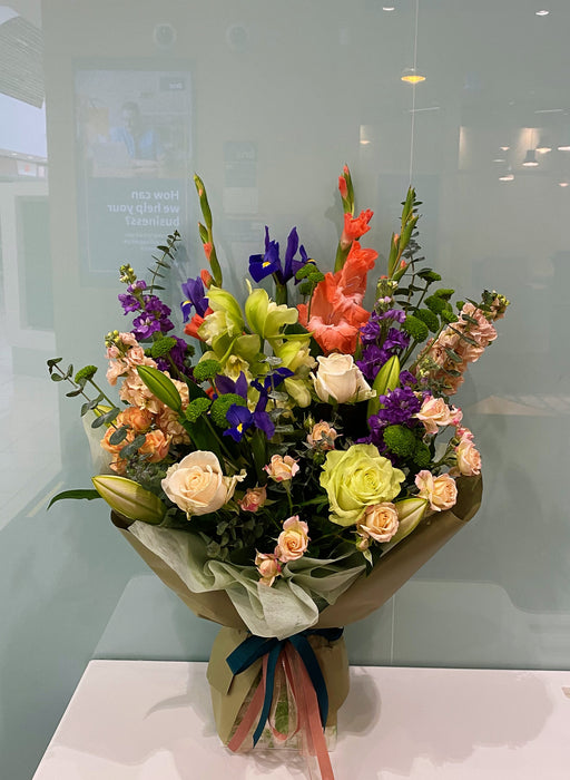Grand opening arrangement in voxbox